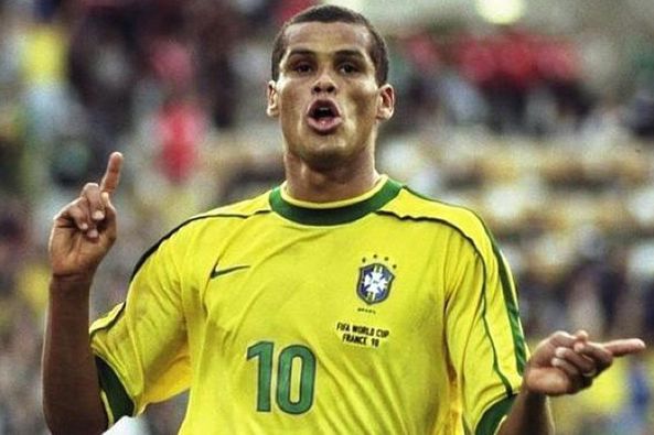 在如此缠斗 在如此缠斗